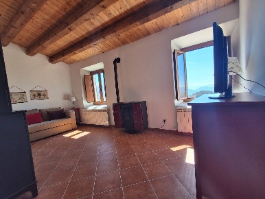Foto Appartamento in Via Rione Ricetto 21, Castel del Monte di 65 m²