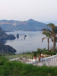 Foto Rustico in via Mulino Al Vento SNC, Lipari di 2880 m² con 5 locali
