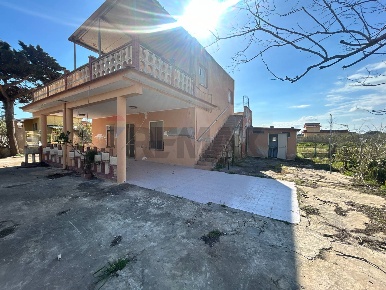 Foto Villa unifamiliare in Via del Larice, Ispica Santa Maria Del Focallo