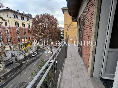Foto Appartamento in Via Laura Bassi Veratti, Bologna Murri di 154 m²