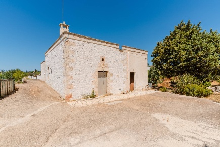 Foto Villa unifamiliare in Contrada Scarciglia 236, Monopoli di 330 m²