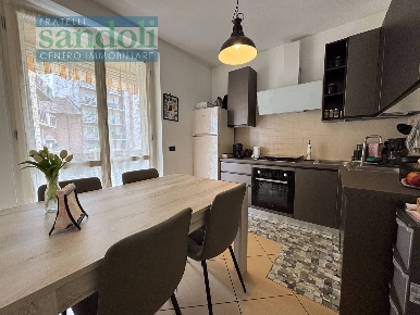 Foto Appartamento in Via Aosta, Vercelli Semicentro di 100 m² con 3 locali