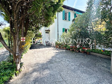 Foto Villa unifamiliare in Via Tripoli, Casalecchio di Reno di 93 m²