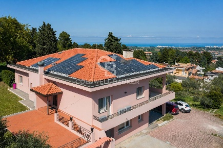 Foto Villa unifamiliare in Via Camilluccia, Misano Adriatico di 314 m²