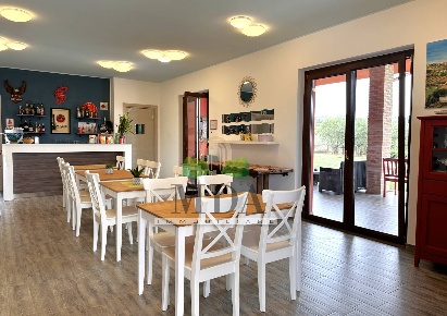 Foto Attività commerciale in via delle cerase, Colonnella di 660 m²