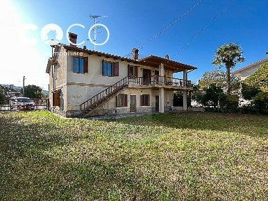 Foto Rustico in via gorizia 17, Farra d'Isonzo di 300 m² con 10 locali