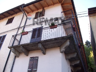 Foto Appartamento in Via per Ganna 20, Cuasso al Monte di 69 m² in vendita