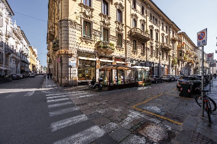 Foto Negozio in Via San Francesco D'assisi, Torino Piazza Solferino