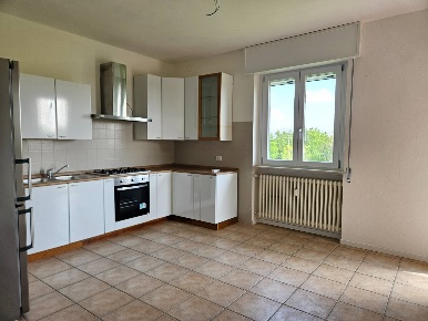 Foto Appartamento in via verbano, Oleggio Centro di 100 m² con 3 locali