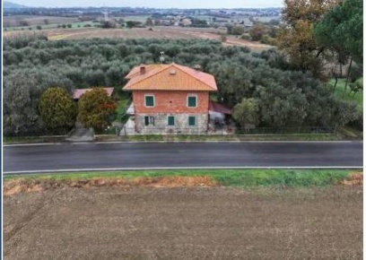 Foto Casa indipendente in Strada Provinciale 304, Castiglione del Lago