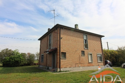 Foto Villa unifamiliare in val d'albero 96, Argenta di 250 m² con 7 locali