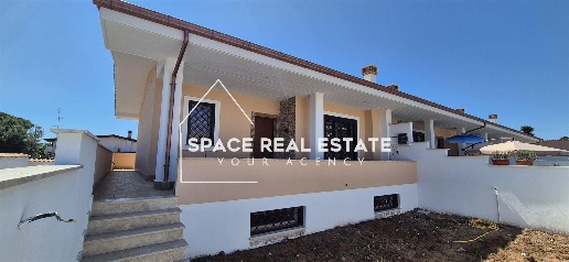 Foto Villa a schiera in Via oceano Atlantico, Pomezia di 140 m² in vendita