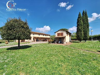 Foto Villa unifamiliare in località La Casina snc, Bucine di 630 m²