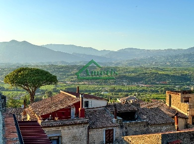 Foto Appartamento in via procusi, Solopaca di 214 m² con 8 locali