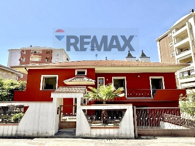 Foto Villa unifamiliare in Via Martiri di Via Fani 7, Montesilvano Centro