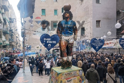 Foto Appartamento in Vico Concordia 15, Napoli Quartieri Spagnoli di 125 m²
