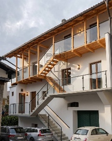 Foto Case semi ndipendenti a Levico Terme Centro di 210 m² con 10 locali