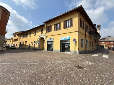 Foto Negozio in piazza italia, Vittuone di 50 m² con 1 locali in vendita