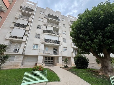 Foto Appartamento in PIAZZA ENRICO DE NICOLA, Modugno di 102 m² in vendita