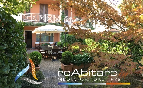 Foto Villa a schiera in Via Sandro Pertini, Arese Centro di 210 m²