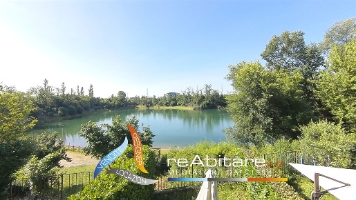 Foto Villa a schiera in Via Sandro Pertini, Arese Centro di 210 m²