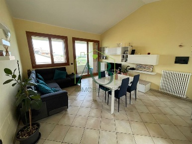 Foto Appartamento a Ravenna di 90 m² con 3 locali in vendita