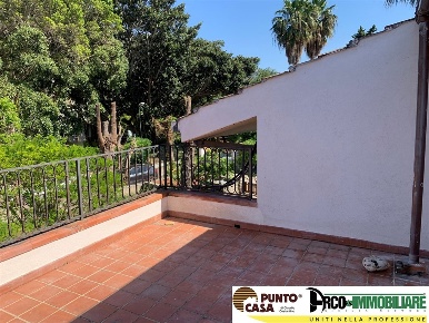 Foto Appartamento in Via Lucerna, Palermo Castelforte di 115 m² in vendita