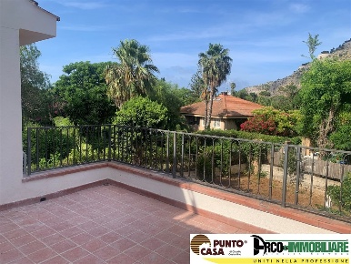 Foto Appartamento in Via Lucerna, Palermo Castelforte di 115 m² in vendita