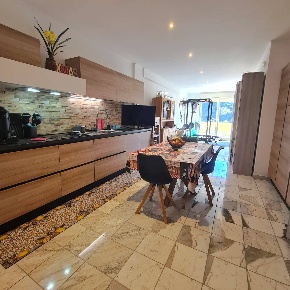 Foto Appartamento in Via Tre Pini, Genova Borgoratti di 86 m² con 4 locali