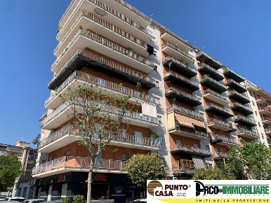 Foto Appartamento a Palermo di 218 m² con 6 locali in vendita