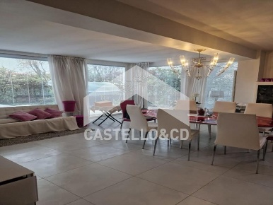 Foto Villa a schiera in Via Ronco, Polpenazze del Garda di 250 m²
