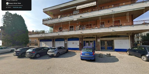 Foto Locale commerciale a Induno Olona di 950 m² con 6 locali in vendita