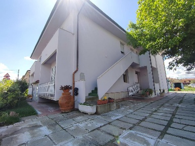 Foto Appartamento a Ponsacco Centro di 173 m² con 5 locali in vendita