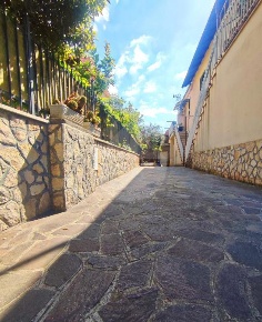 Foto Appartamento in via del passero solitario, Roma di 55 m² con 2 locali