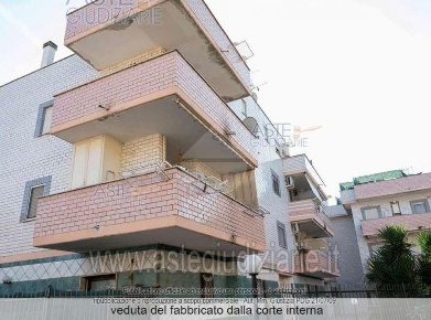 Foto Appartamento in Strada Casal Bellini, Tivoli di 83 m² con 5 locali