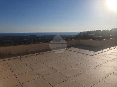 Foto Appartamento in VIA SANT'ANGELO, Minturno di 195 m² con 6 locali