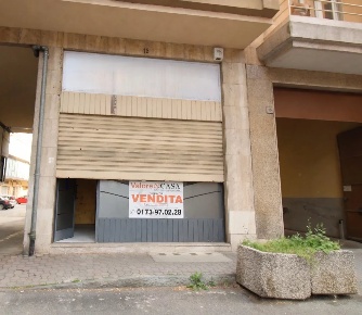 Foto Negozio in Via Montebruno asti, Asti con 2 locali in vendita