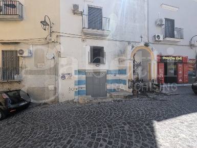 Foto Negozio in Via Agrippina 00, Bacoli Centro di 36 m² con 1 locali
