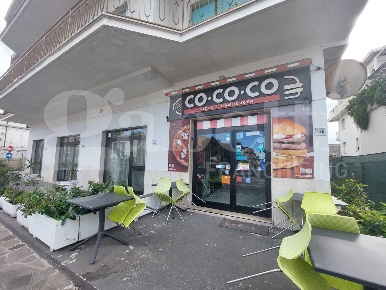 Foto Attività commerciale in Via Trieste 126, Tortoreto Tortoreto Lido