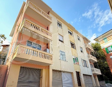 Foto Appartamento in Giacomo Matteotti, Imperia Porto Maurizio di 108 m²