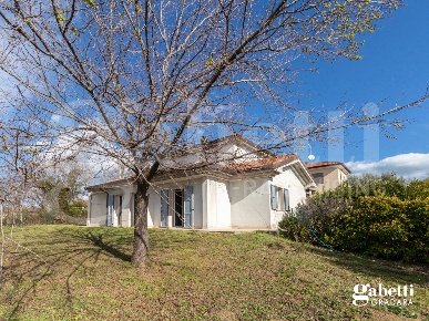 Foto Villa singola in Strada Serre SNC, Tavullia di 441 m² con 5 locali