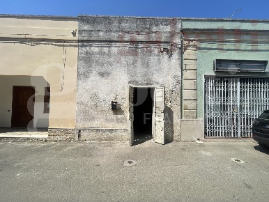 Foto Casa indipendente a Melendugno Centro di 60 m² con 4 locali in vendita