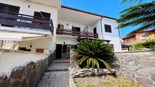 Foto Villa a schiera in Via delle Alghe 70, Roma Acilia di 138 m²