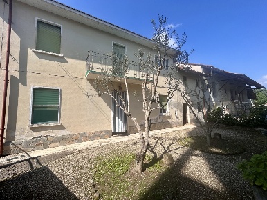 Foto Casa indipendente in Via ROBERTO CORDARA 21, Dorno Centro di 140 m²
