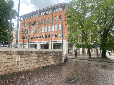 Foto Box in della Repubblica, Terni Centro Storico di 18 m² in vendita