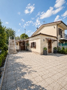Foto Villa bifamiliare in Cimate, Paliano Centro di 75 m² con 3 locali