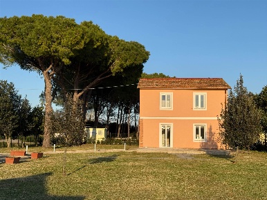 Foto Rustico a Grosseto La Principina di 165 m² con 6 locali in vendita