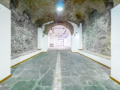Foto Attività commerciale a Sarzana Centro di 170 m² con 1 locali