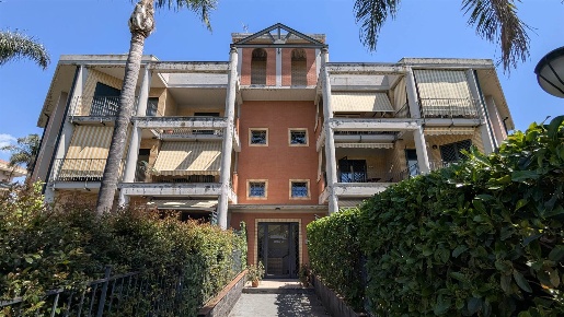 Foto Appartamento in VIA OLIVA SAN MAURO, Aci Catena Centro di 115 m²
