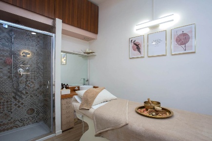 Foto Negozio a Viareggio Centro di 45 m² con 4 locali in vendita